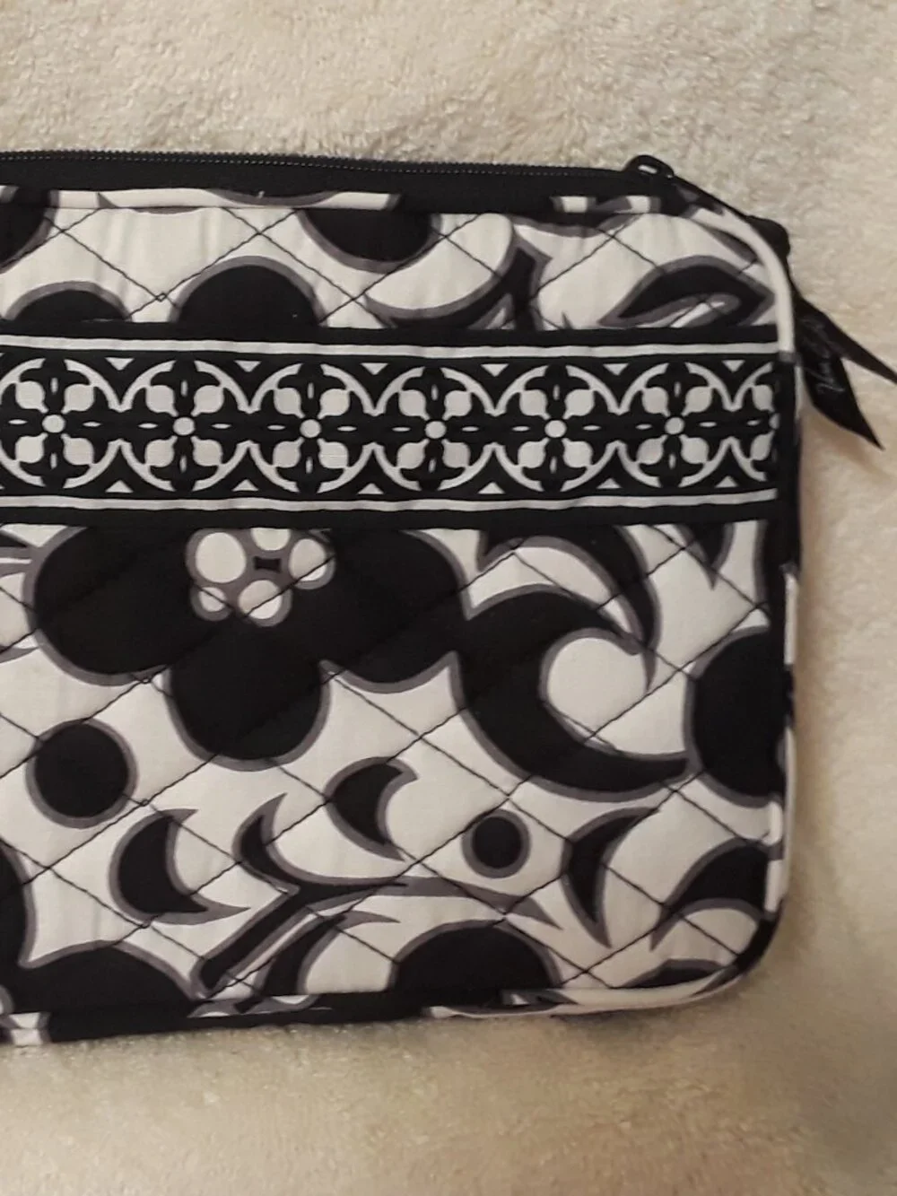 Vera Bradley Small Tablet e-Reader Sleeve, Quilted, Zip Case Black White Floral